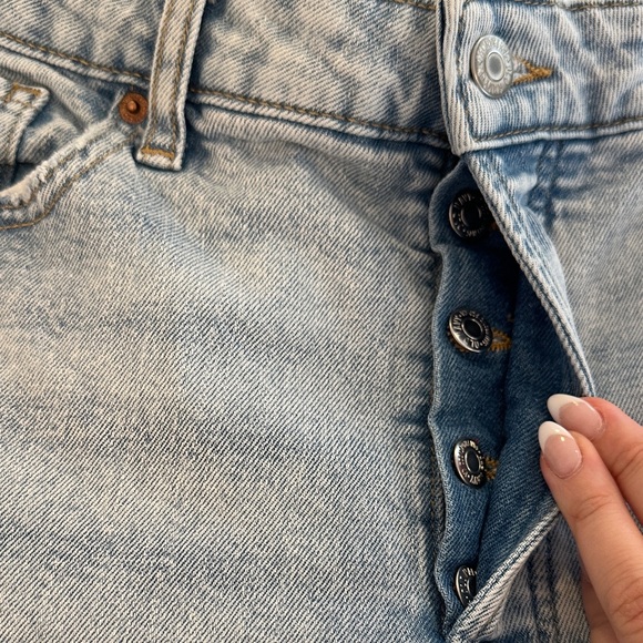 Old Navy Women's Relaxed Jeans - Light Blue - Picture 3 of 6